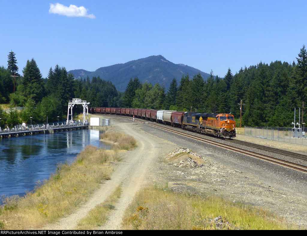 BNSF 8383 East